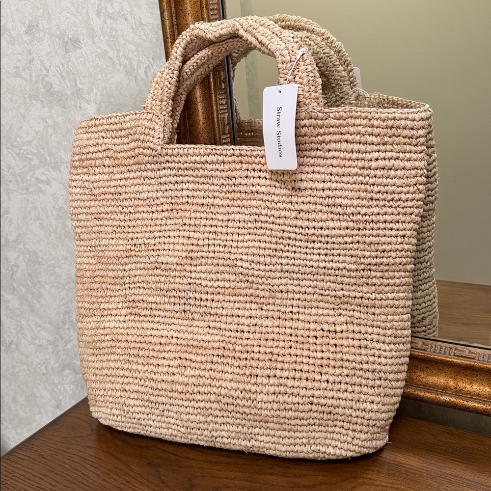 Straw Studios Woven Handcrafted Straw 100% Raffia Tote Bag. - Picture 2 of 8